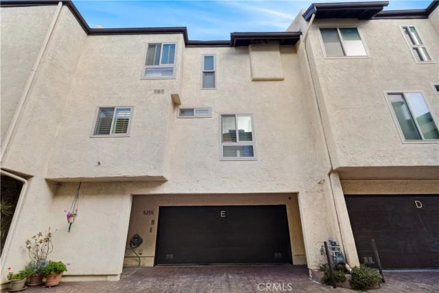 5255 Coldwater Canyon E, Sherman Oaks, CA 91401