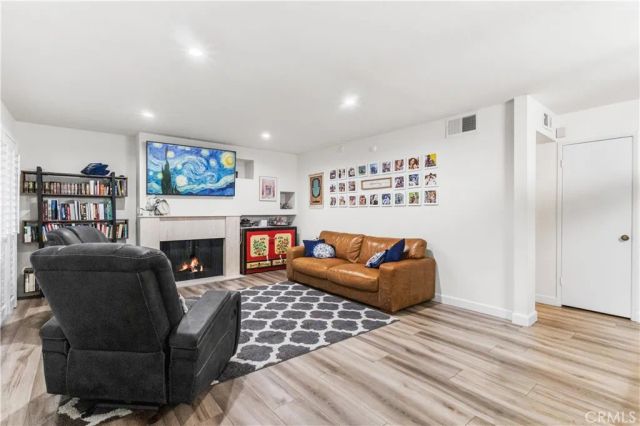 5255 Coldwater Canyon E, Sherman Oaks, CA 91401