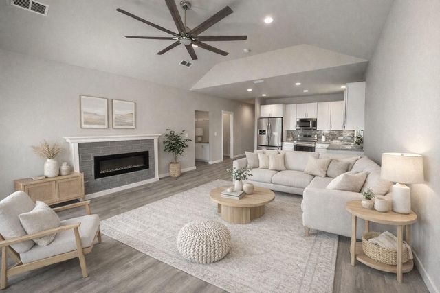 600 Fir LN, Cottonwood Shores, TX 78657