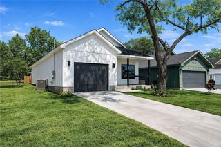 600 Fir LN, Cottonwood Shores, TX 78657