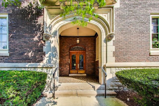 1641 Hinman Avenue 3, Evanston, IL 60201