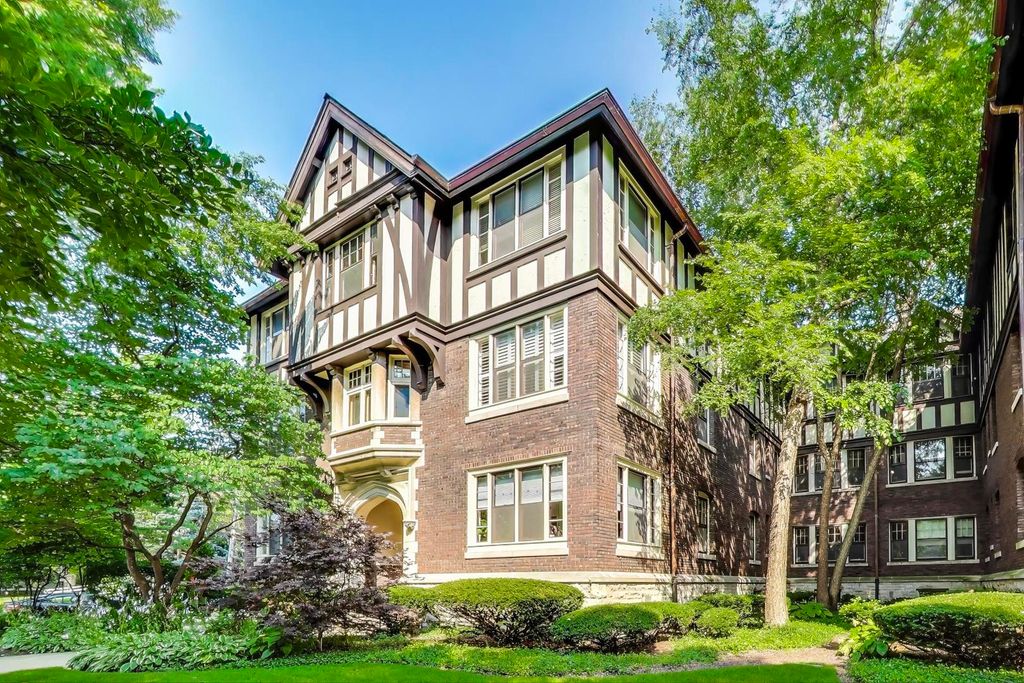1641 Hinman Avenue 3, Evanston, IL 60201