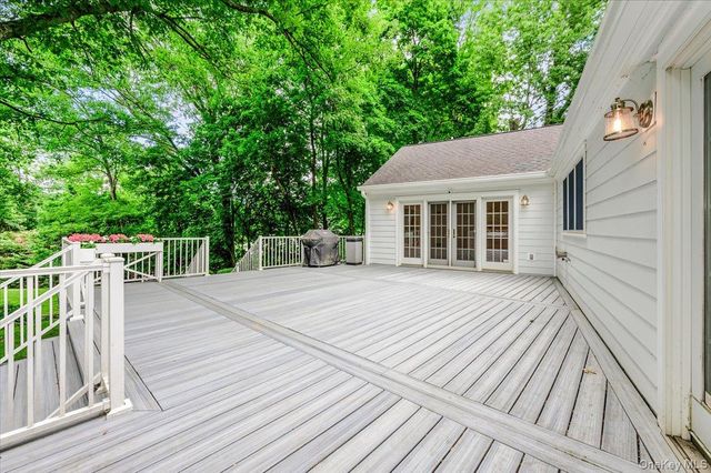 4 Lower Drive, Huntington Bay, NY 11743