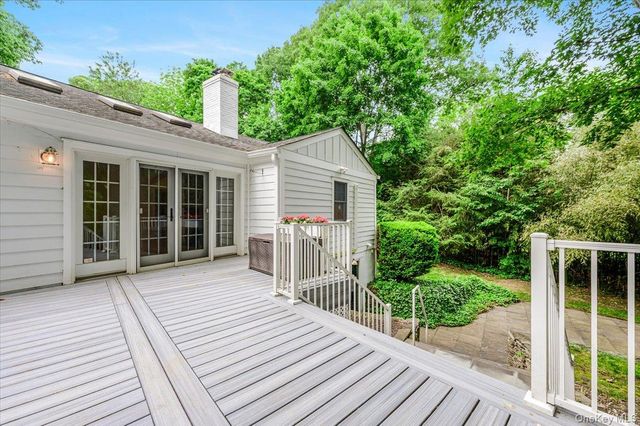4 Lower Drive, Huntington Bay, NY 11743