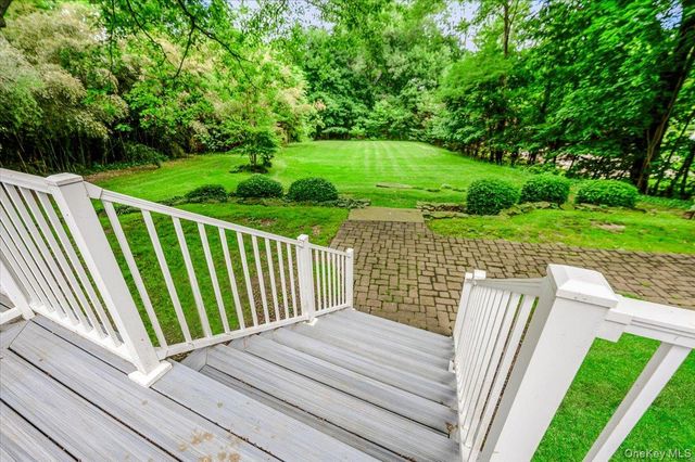 4 Lower Drive, Huntington Bay, NY 11743