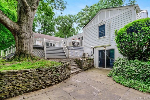 4 Lower Drive, Huntington Bay, NY 11743