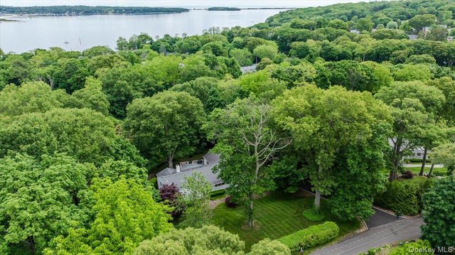 4 Lower Drive, Huntington Bay, NY 11743