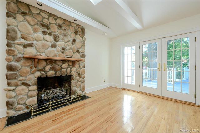 4 Lower Drive, Huntington Bay, NY 11743