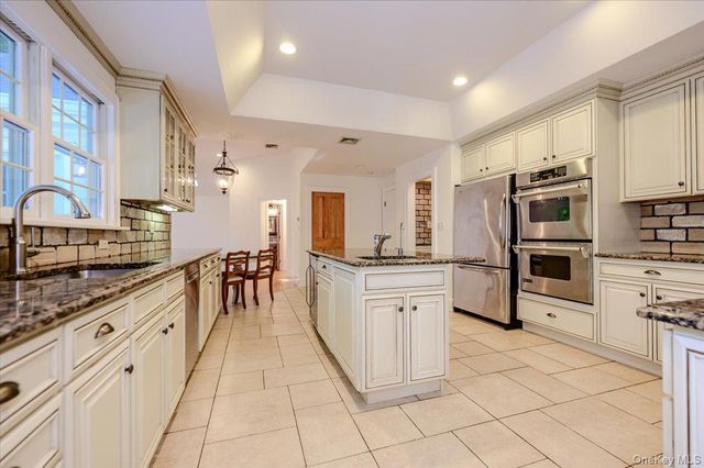 4 Lower Drive, Huntington Bay, NY 11743