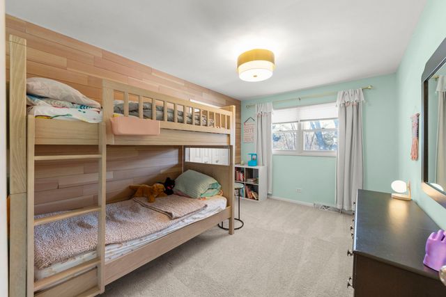 1315 Underwood Terrace, Wheaton, IL 60189