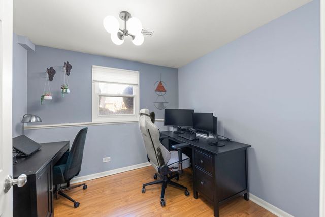 1315 Underwood Terrace, Wheaton, IL 60189