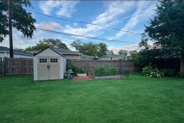 1315 Underwood Terrace, Wheaton, IL 60189