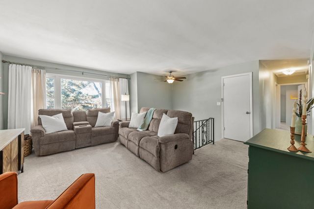 1315 Underwood Terrace, Wheaton, IL 60189