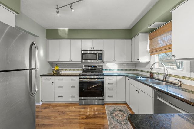 1315 Underwood Terrace, Wheaton, IL 60189