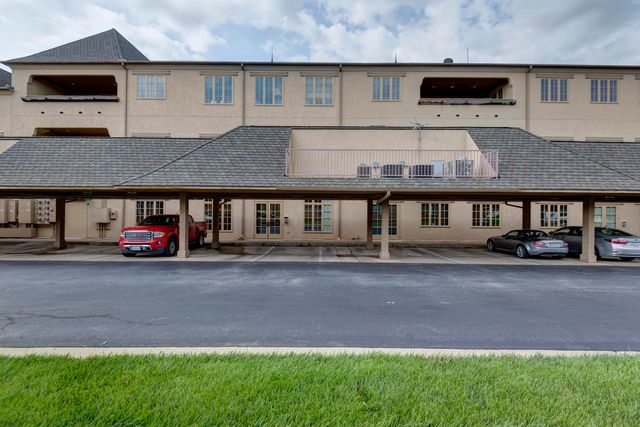 1531 East Bradford Parkway, 305, Springfield, MO 65804