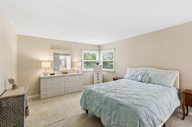 32 Normandy Drive, Lake St Louis, MO 63367