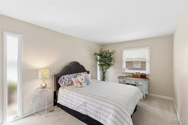 32 Normandy Drive, Lake St Louis, MO 63367