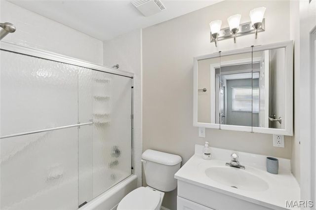 32 Normandy Drive, Lake St Louis, MO 63367