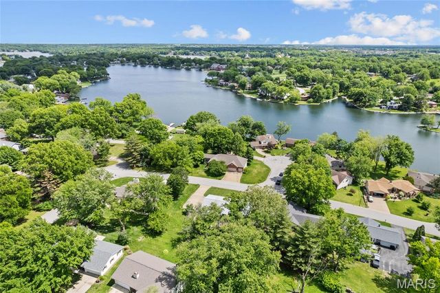 32 Normandy Drive, Lake St Louis, MO 63367