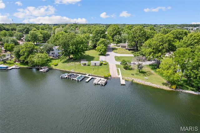 32 Normandy Drive, Lake St Louis, MO 63367