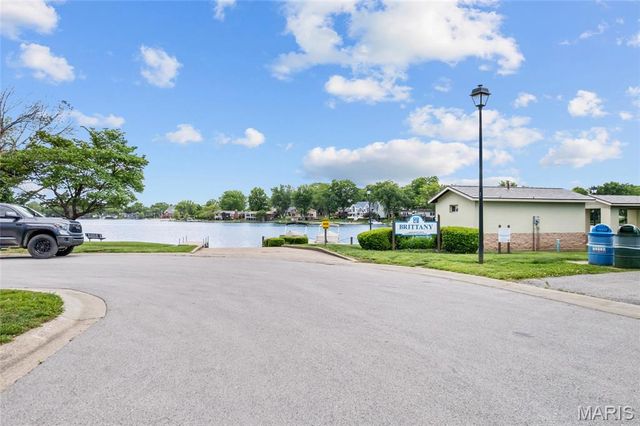 32 Normandy Drive, Lake St Louis, MO 63367