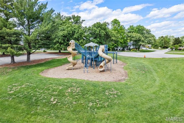 32 Normandy Drive, Lake St Louis, MO 63367