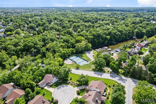 32 Normandy Drive, Lake St Louis, MO 63367