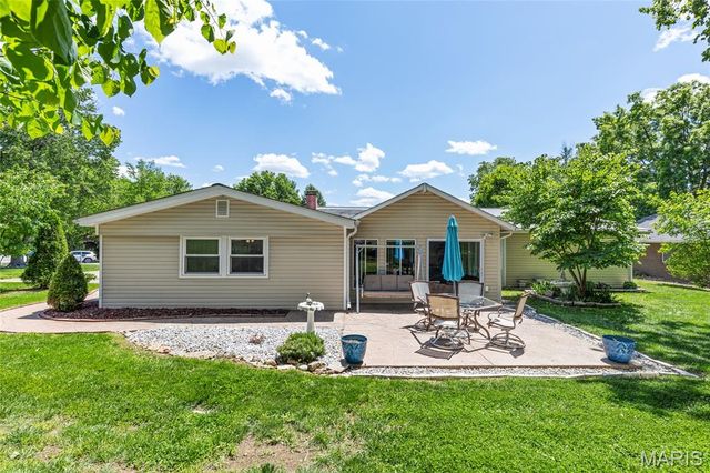 32 Normandy Drive, Lake St Louis, MO 63367