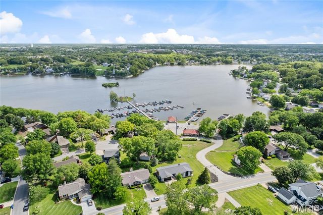 32 Normandy Drive, Lake St Louis, MO 63367