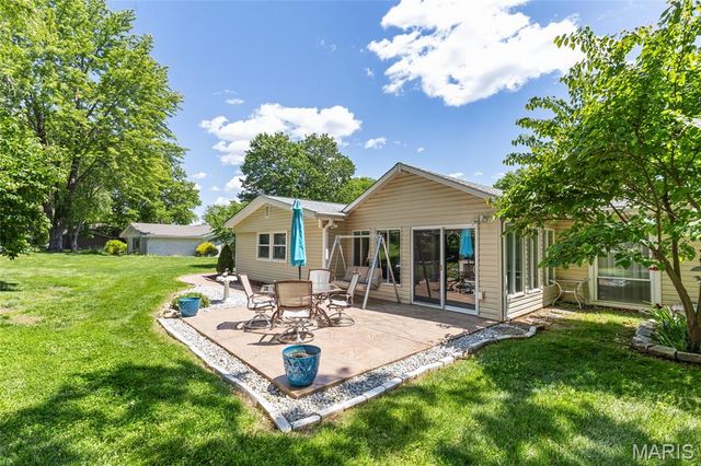 32 Normandy Drive, Lake St Louis, MO 63367