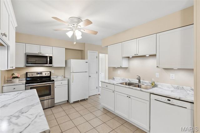 32 Normandy Drive, Lake St Louis, MO 63367