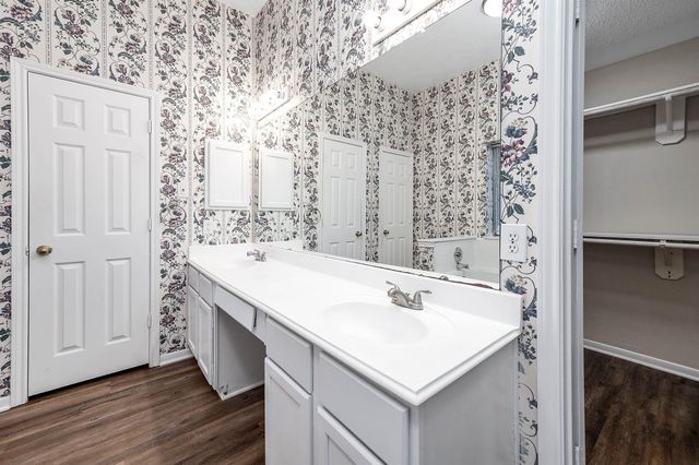 1835 Taylor Creek Drive, Fresno, TX 77545
