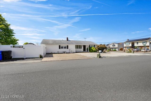 774 Nassau Drive, Toms River, NJ 08753