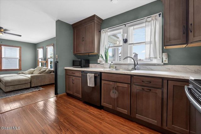 1221 Vinewood Avenue, Rotterdam, NY 12306