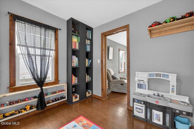 1221 Vinewood Avenue, Rotterdam, NY 12306