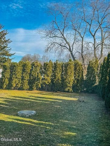 1221 Vinewood Avenue, Rotterdam, NY 12306