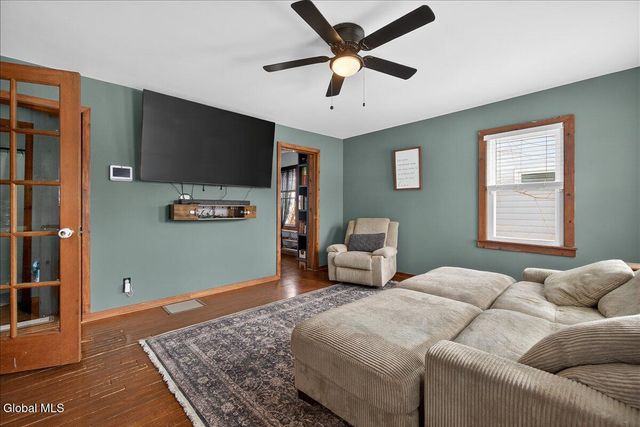 1221 Vinewood Avenue, Rotterdam, NY 12306