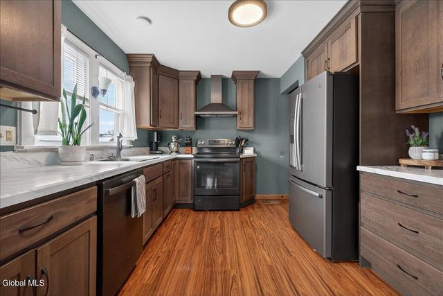 1221 Vinewood Avenue, Rotterdam, NY 12306