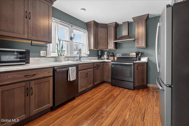 1221 Vinewood Avenue, Rotterdam, NY 12306