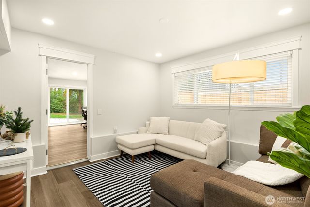 5306 26th Avenue S, Seattle, WA 98110