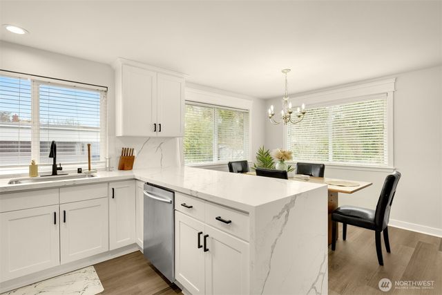 5306 26th Avenue S, Seattle, WA 98110