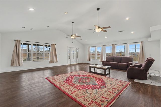 974 Main Street, Centerton, AR 72719