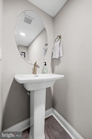 139 RHOADS AVE, Haddonfield, NJ 08033