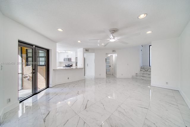 9151 W Sunrise Blvd, Plantation, FL 33322