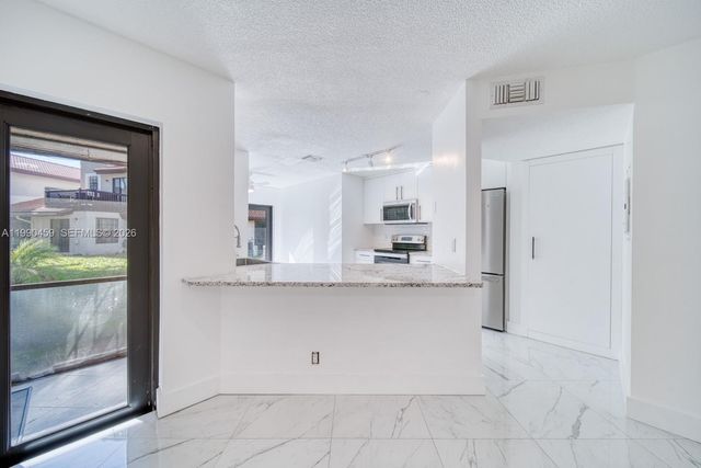 9151 W Sunrise Blvd, Plantation, FL 33322