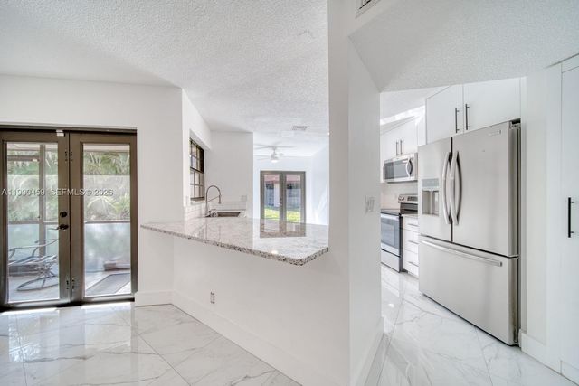 9151 W Sunrise Blvd, Plantation, FL 33322