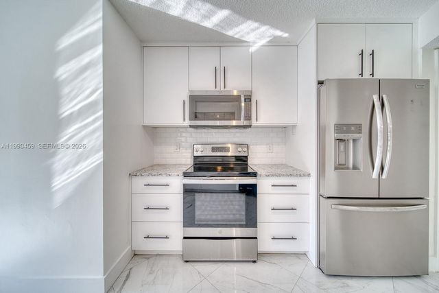 9151 W Sunrise Blvd, Plantation, FL 33322