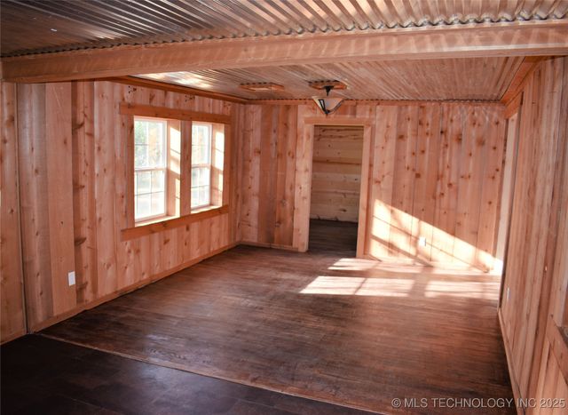 412098 E 1920 Road, Antlers, OK 74523