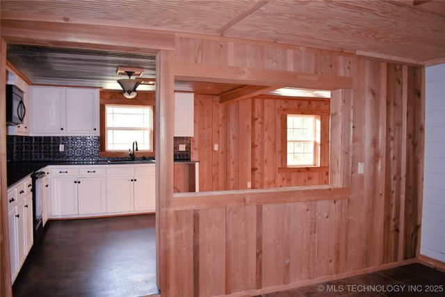 412098 E 1920 Road, Antlers, OK 74523