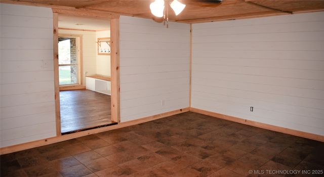 412098 E 1920 Road, Antlers, OK 74523